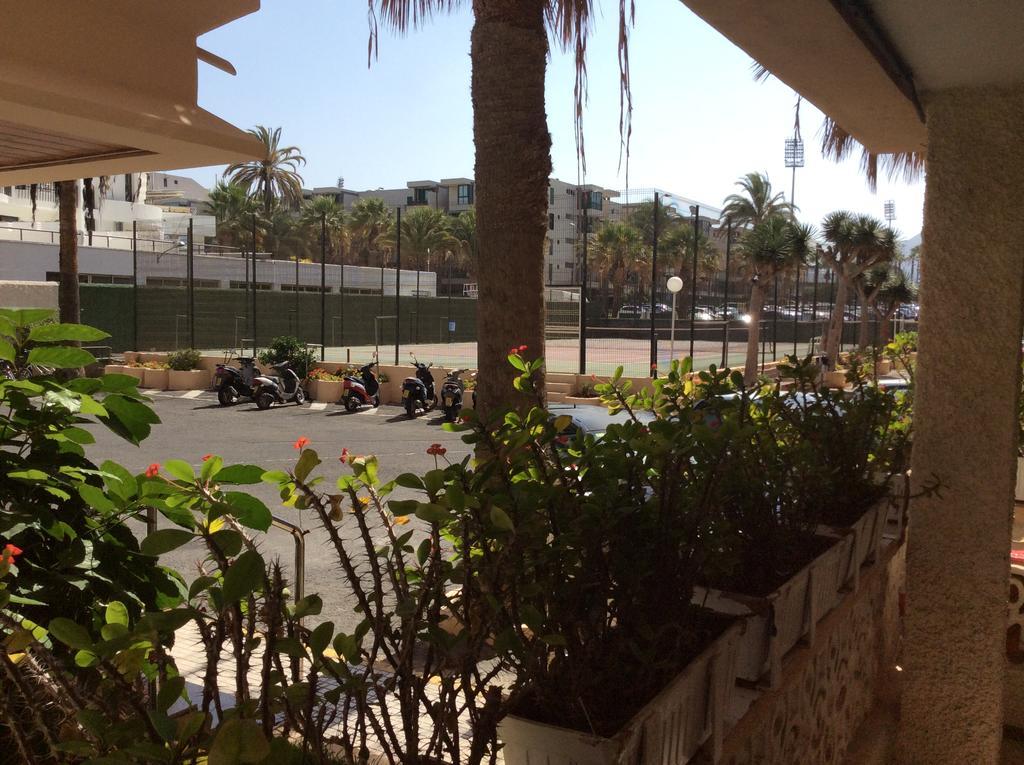Apartment With Terrace In Playa De Las Americas Экстерьер фото